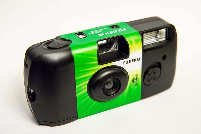 Expired Fujifilm Quicksnap Flash 400 Single-Use Camera - Image 2